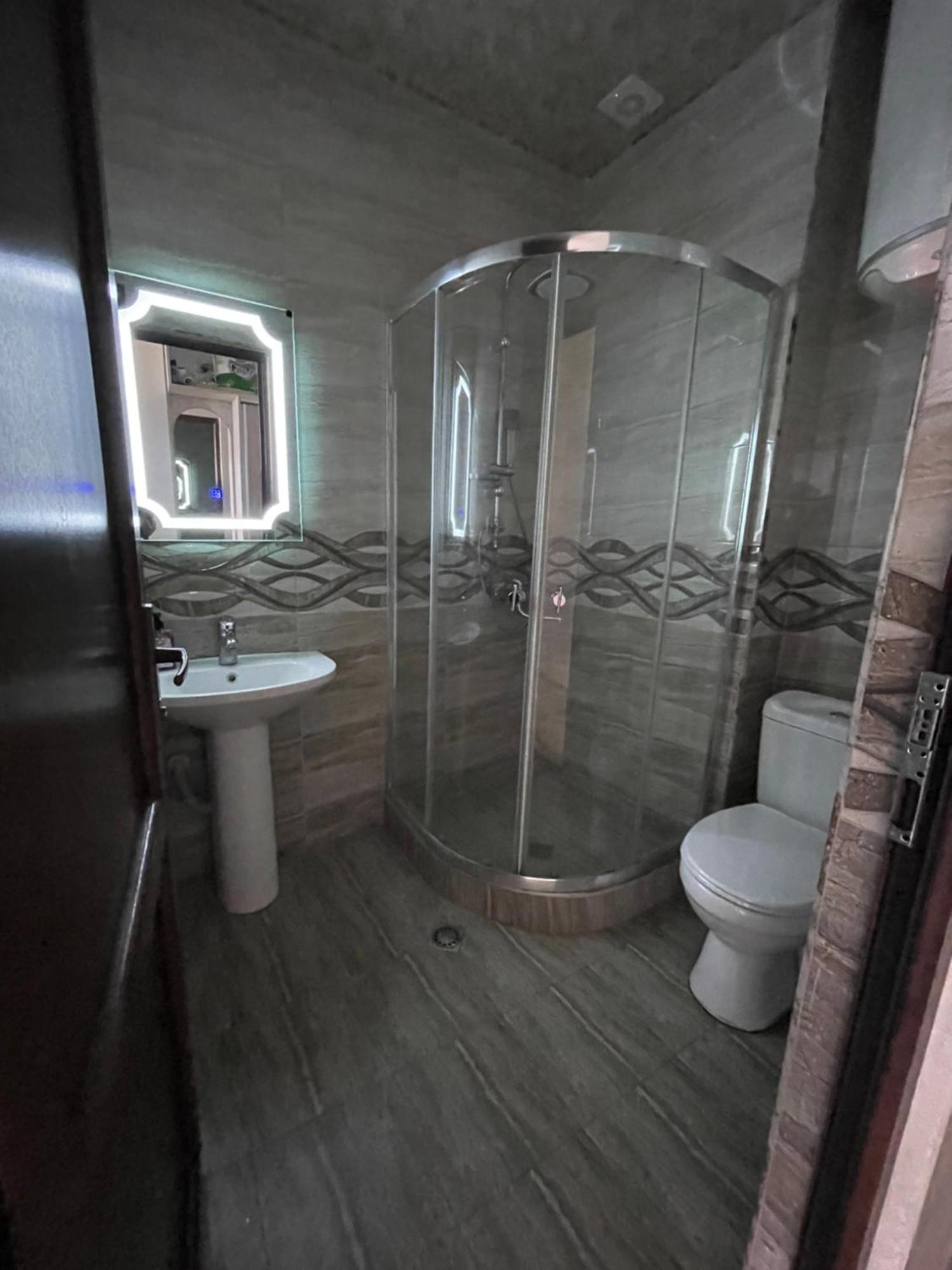 Roini Apartment Batoumi Extérieur photo